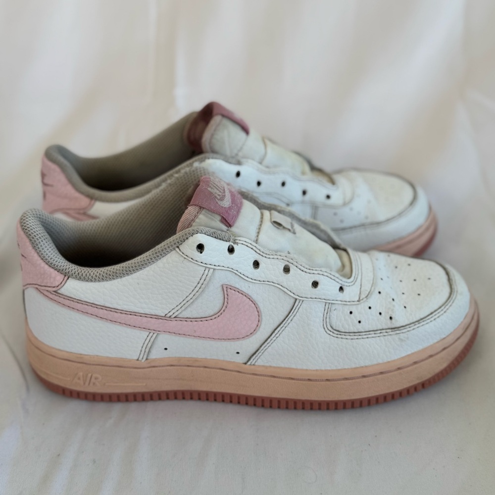 Nike Pink White Air Force‎ 1 Kids Size 5.5 Youth